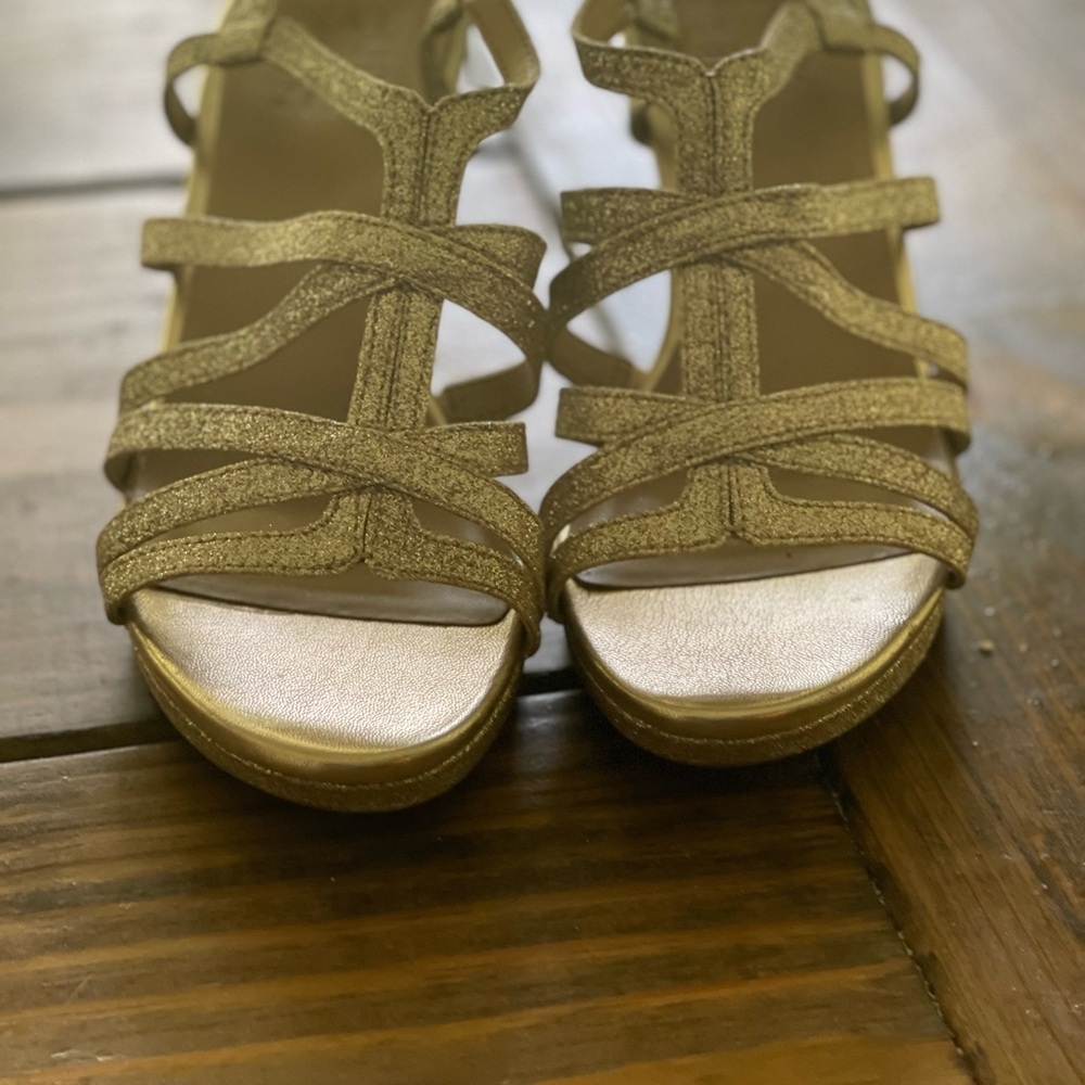 Naturalizer Gold Strappy Sandals for Summer